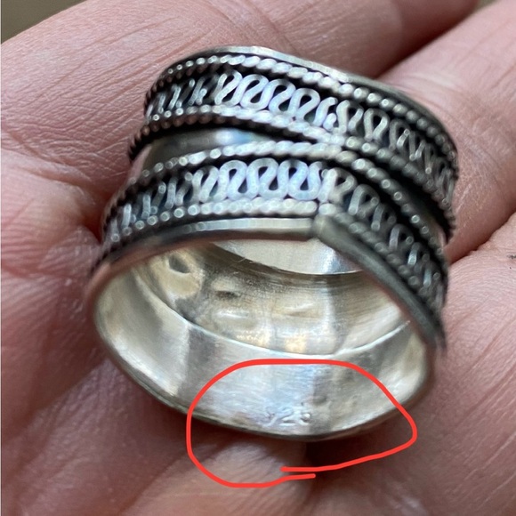 Vintage sterling silver wide band ring with scroll detail - Picture 7 of 7